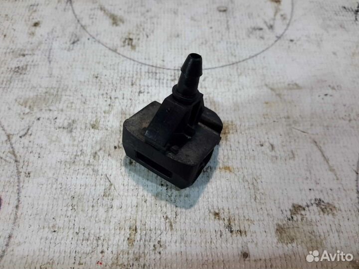 Форсунка омывателя стекла Peugeot 301