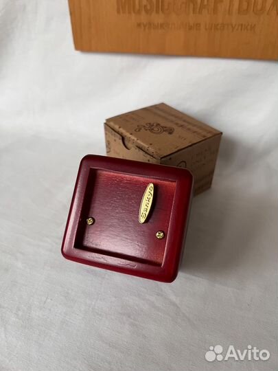 Музыкальная шкатулка с фото из красного клена