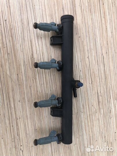 Топливная рампа Citroen C4