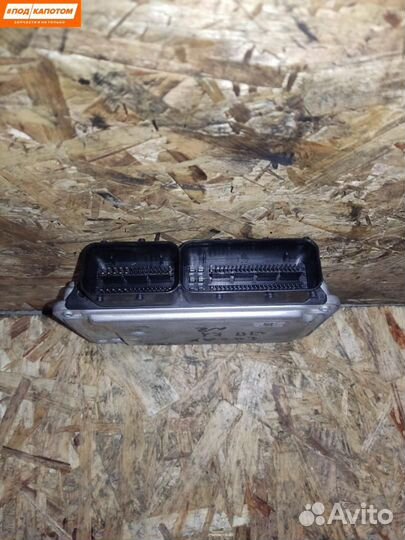 Блок управления двигателем Volkswagen 0261S04399