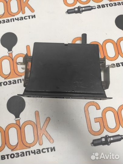 Ящик передней консоли 6847590J10 Nissan