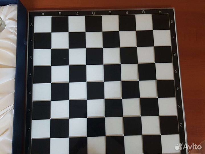 Шахматы подарочный набор с рюмками