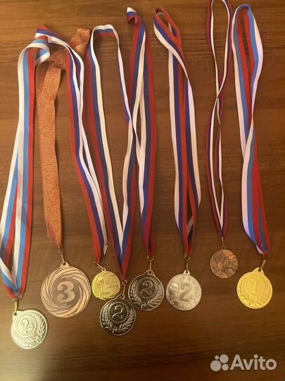 Медали спортивные и Кубок боулинга