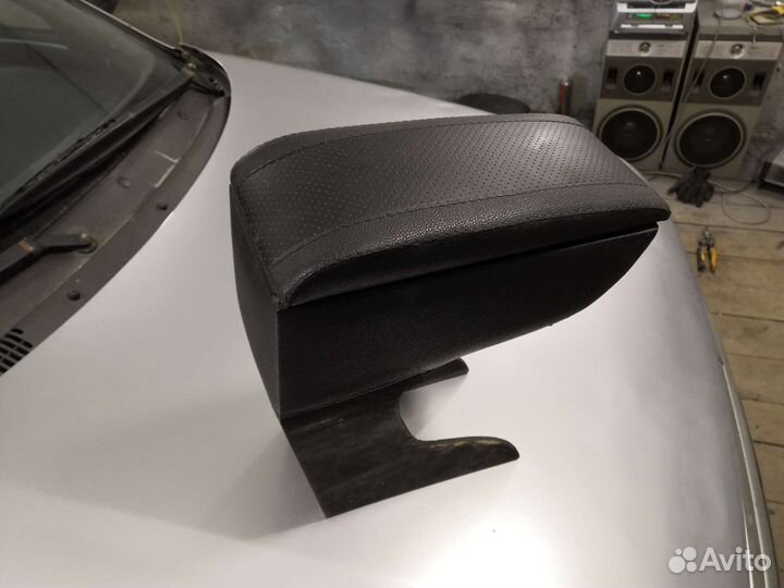 Подлокотник для ваз 2110 2112 2111