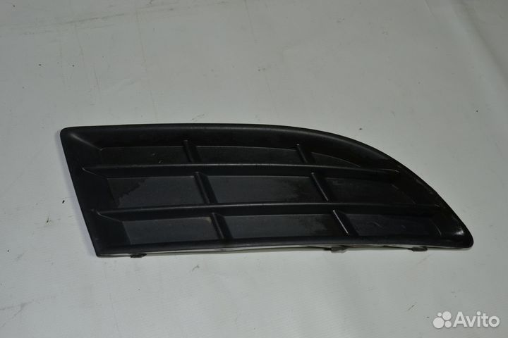 Решетка в бампер перед/прав SKoda Fabia 1.6