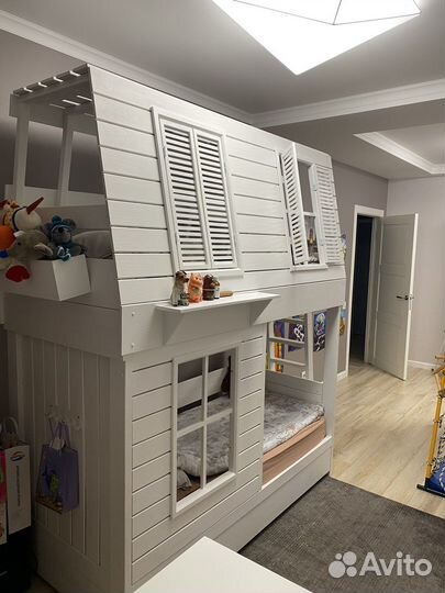 Двухъярусная кровать домик мечты
