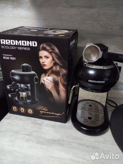 Кофеварка рожковая redmond RCM-1521