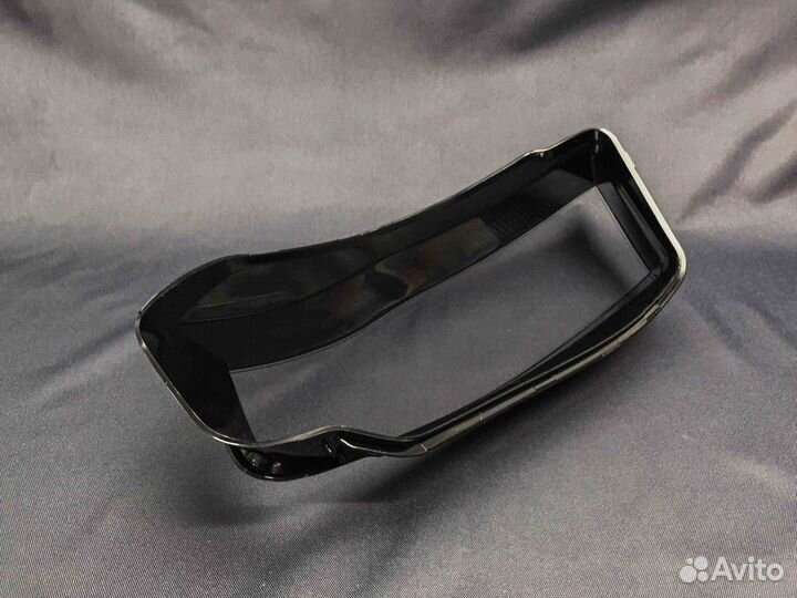 Стекло правой фары Audi A4 2007-2012