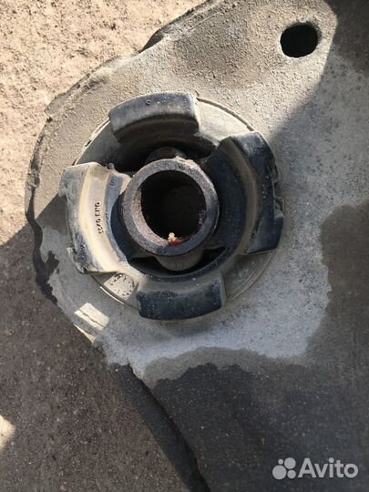 Подрамник Вольво S60/S80/V70/XC70 30793297