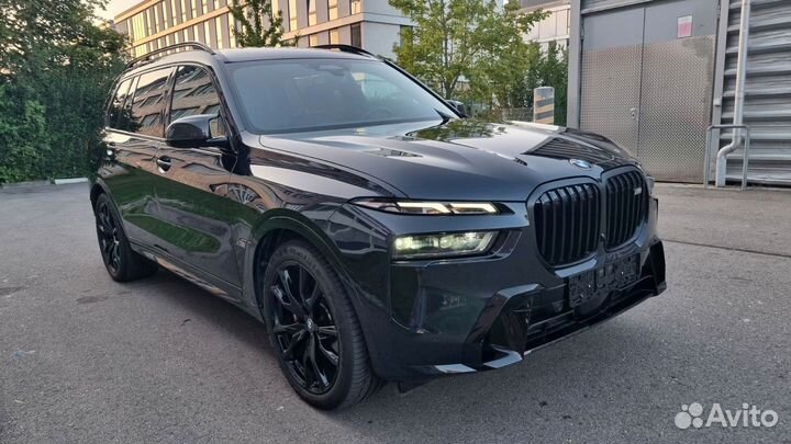 BMW X7 4.4 AT, 2024, 14 000 км