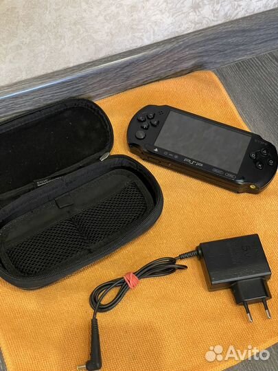 Sony PlayStation Portable E1008(PSP Street)