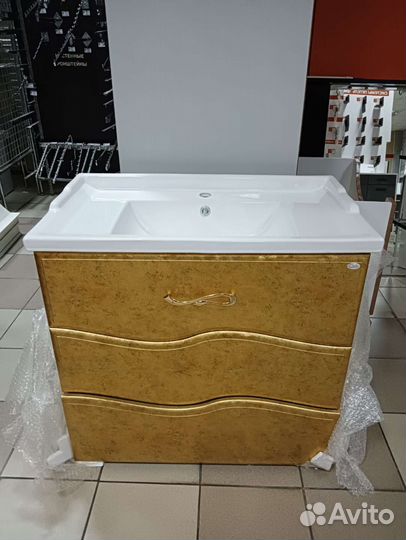 Шкафы-зеркало, тумбы для ванной