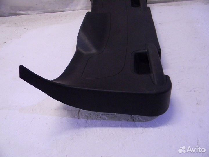 Обшивка двери багажника Focus III 2011