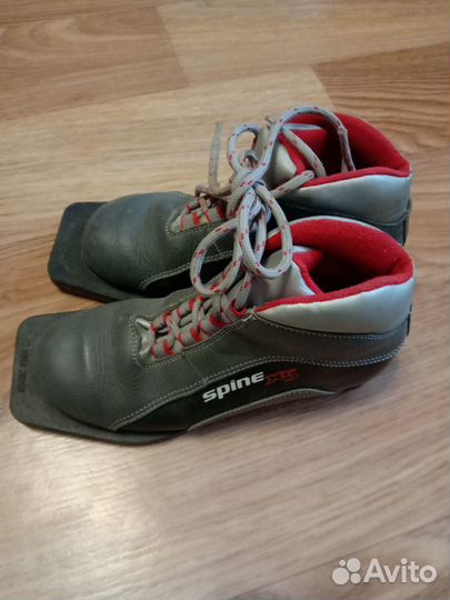 Лыжные ботинки размер 34