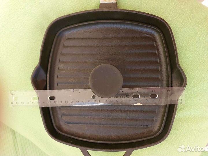 Чугунная сковорода гриль с чугунным прессом