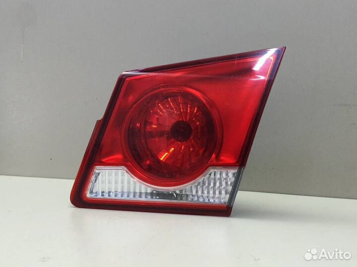 Фонарь задний внутренний правый Chevrolet Cruze J3