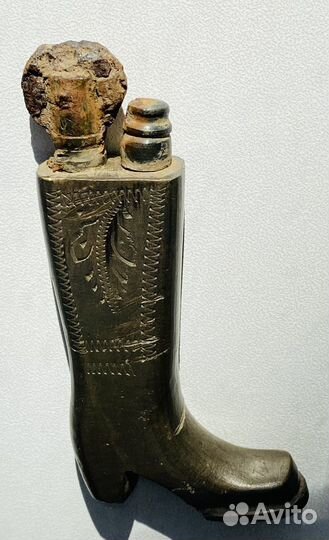 Старинная бензиновая зажигалка Сапог