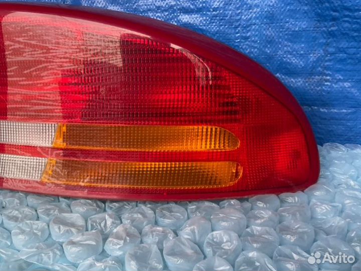Фонарь задний правый Dodge Intrepid SDN 2.7L V6