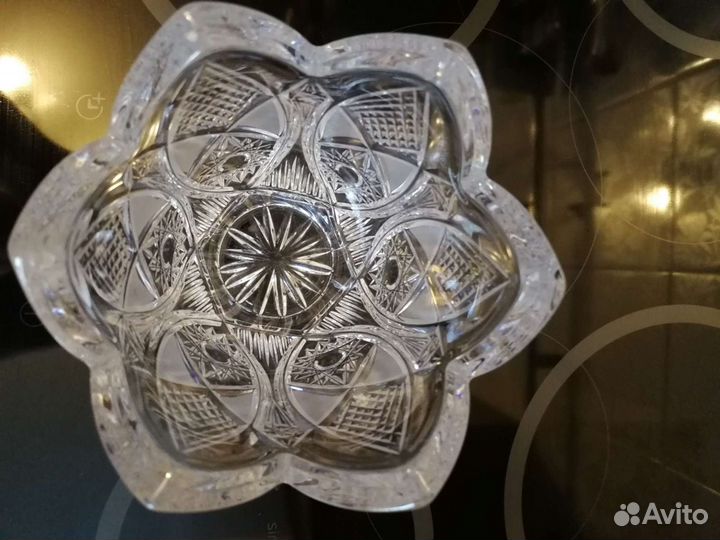 Хрустальная ваза
