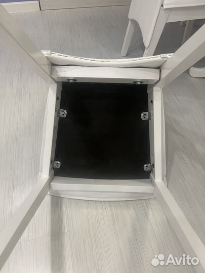 Продам 4 стула