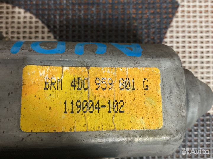 Моторчик стеклоподъемника Audi 4D0959801