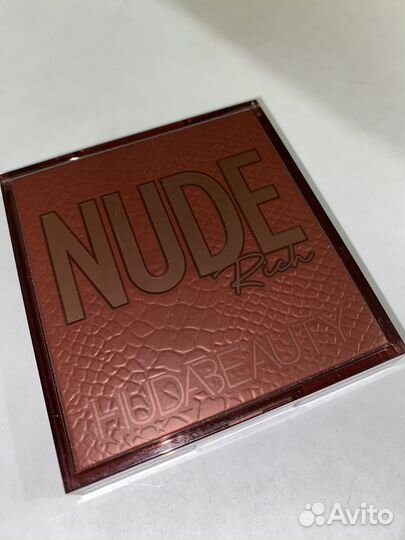 Палетка теней huda beauty nude rich obsession
