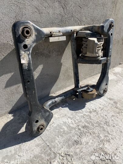 Подрамник раздатки Range Rover Vogue 3