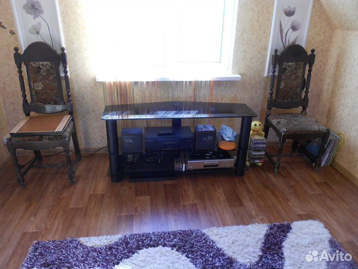 Стеклянная тумба