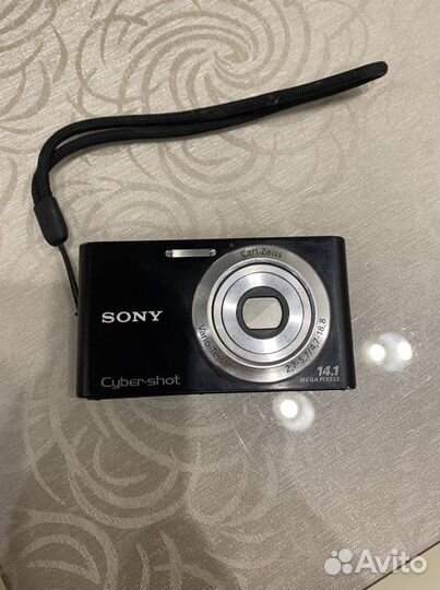 Компактный фотоаппарат