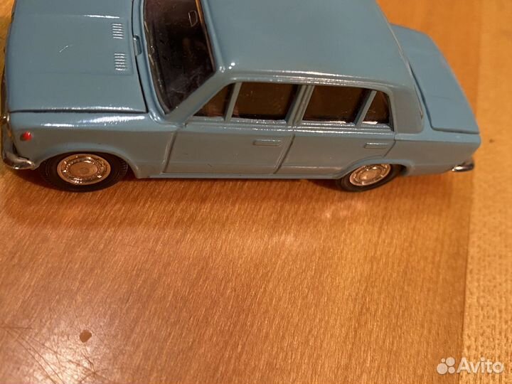 Модель авто 1:43 Ваз 2101 СССР