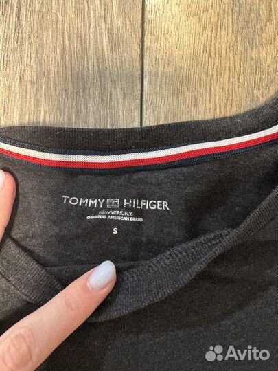 Tommy hilfiger лонгслив