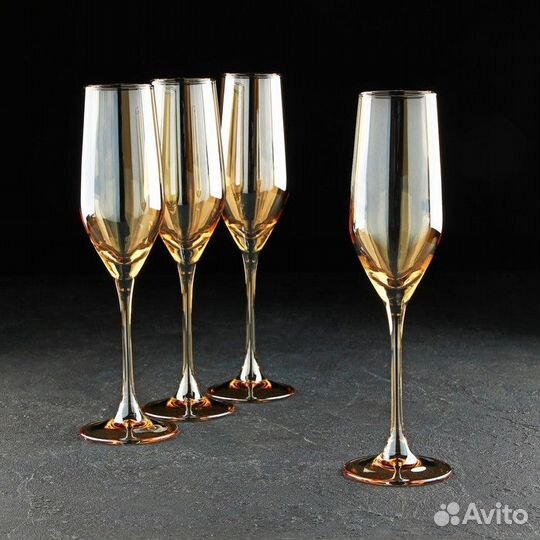 Набор стеклянных бокалов для шампанского 'Золотой