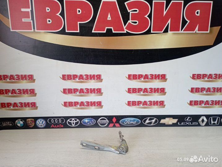 Петля капота правая Audi A3 8L 2001