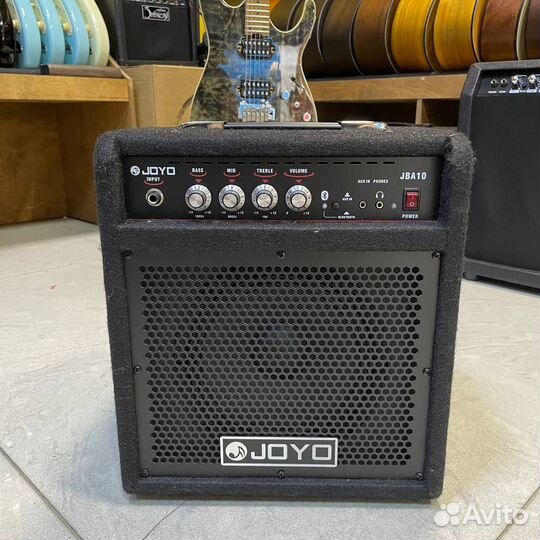 Комбоусилитель для бас-гитары Joyo JBA10