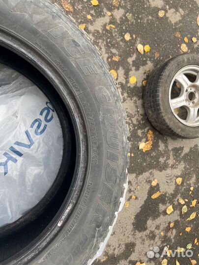 Bridgestone Ice Cruiser 5000 205/60 R16 92