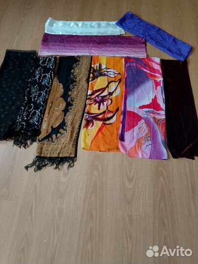 Шарфики легкие разных цветов и рисунков