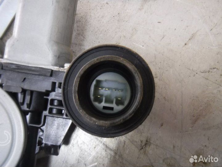 Стеклоподъемник задний правый Toyota Corolla 151