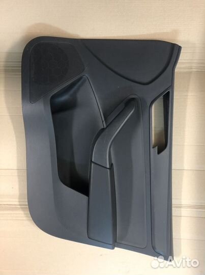 Дверная карта передней правой двери Skoda Rapid