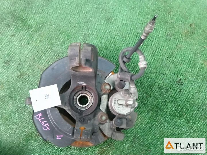 Ступица передняя левая mazda axela