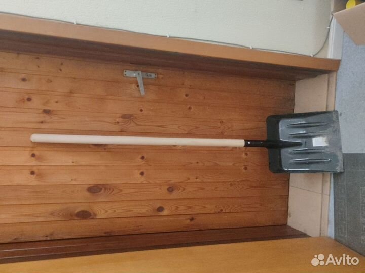 Лопата для уборки снега