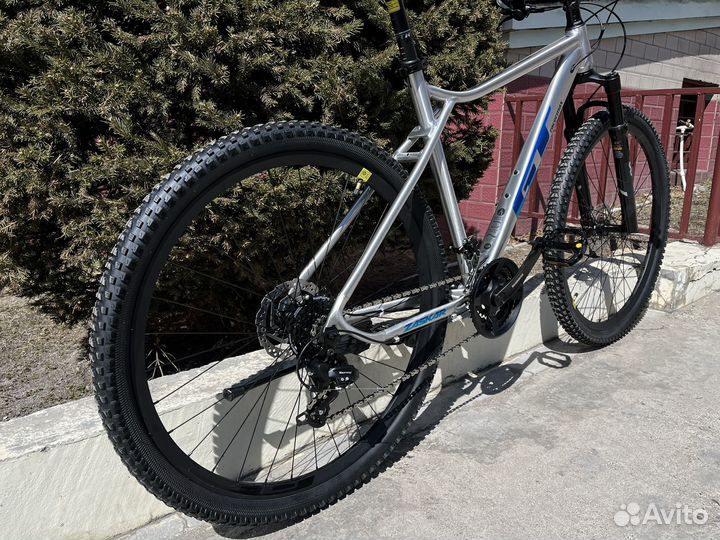 Продам новый велосипед GT