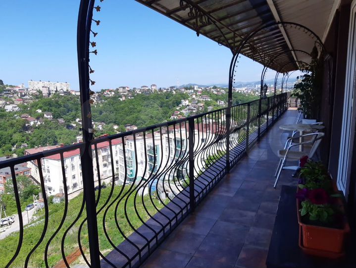 2-к. квартира, 200 м², 5/5 эт.