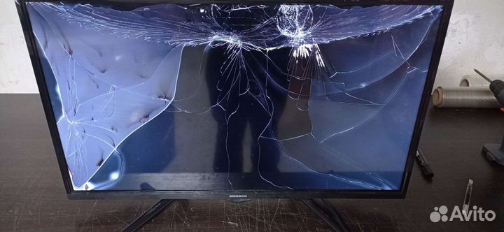 Телевизор erisson 32let41t2 на запчасти