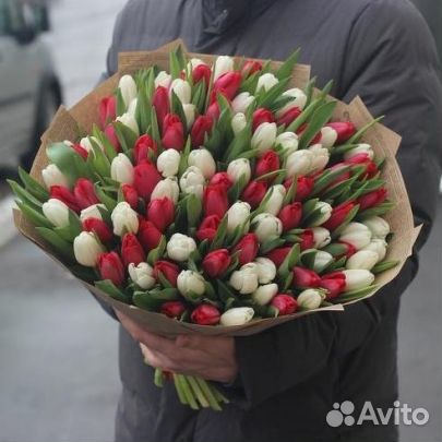 Букет из разноцветных сортовых тюльпанов 51 шт