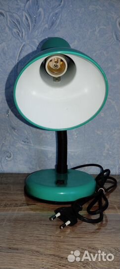 Лампа настольная зеленая