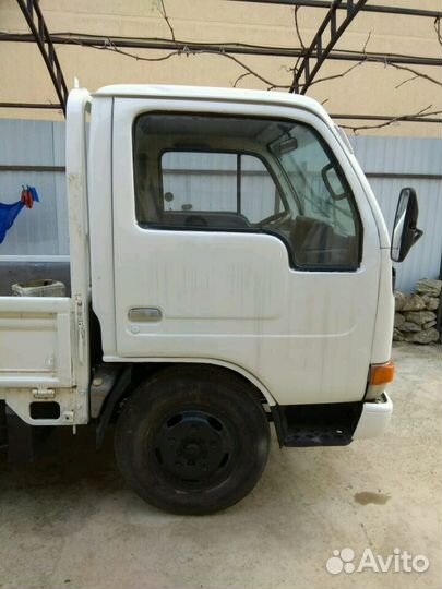 Нисан Атлас