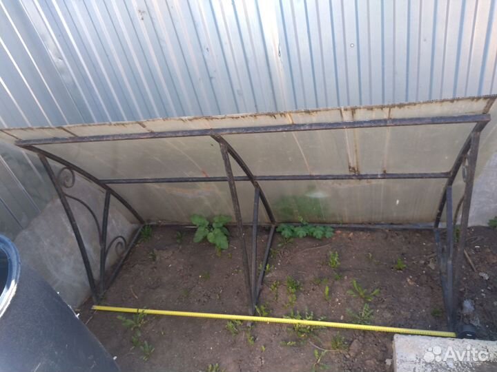 Металлический козырек для входа