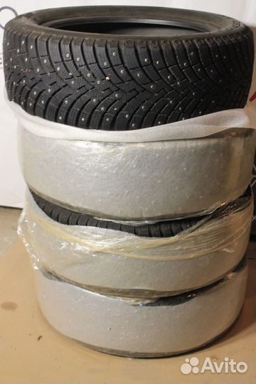 Pirelli Ice Zero 2 215/55 R17