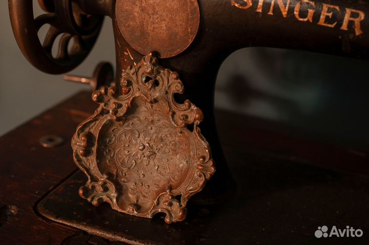 Антикварное блюдце из металла