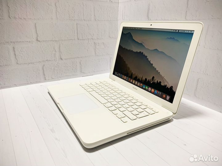 Ноутбук Apple MacBook